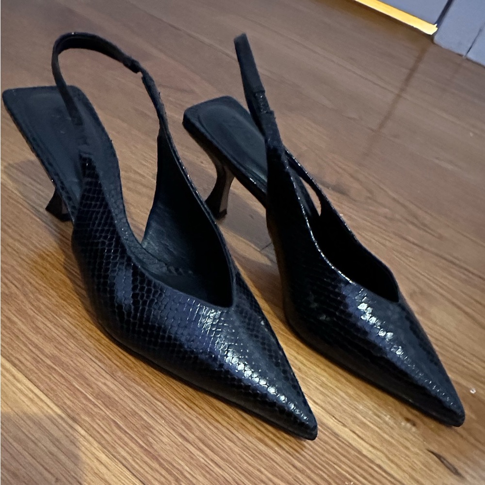 Leather croc pattern kitten heels
